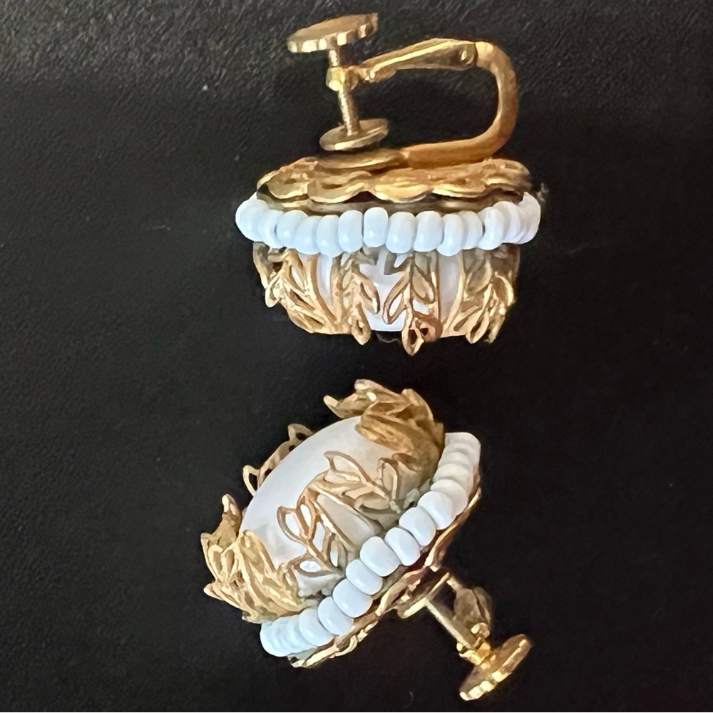 Miriam Haskell Vintage Signed Milk Glass and Gold Filigree Earrings - Picture 2 of 6